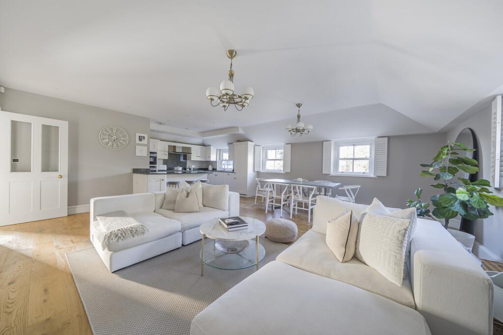 Additional image 10 of Willoughby Lane Bromley BR1