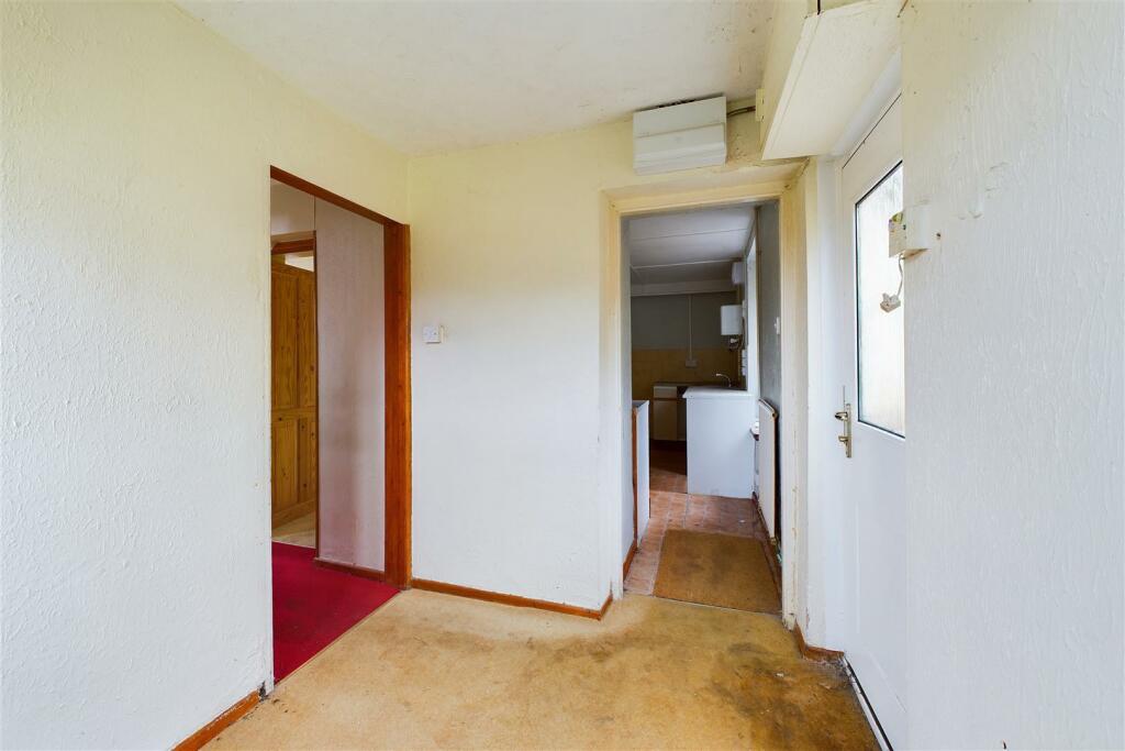 Additional image 9 of HOUSE | BASIC UPDATING | WRAXALL