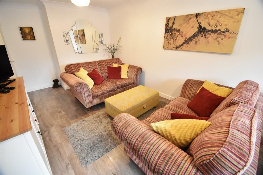 Additional image 8 of Pondhead, Pill