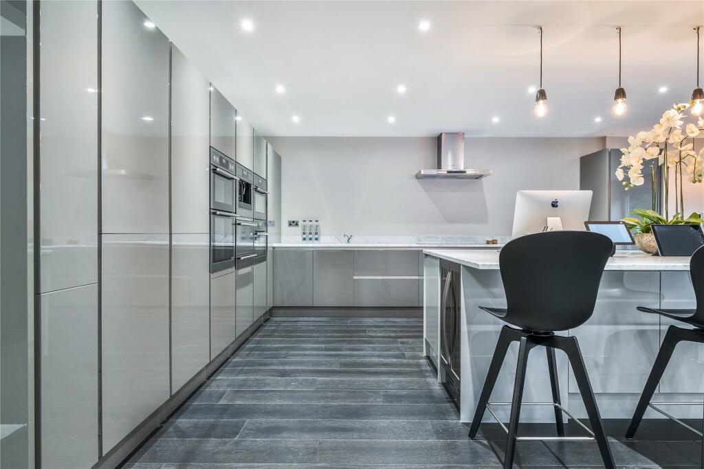 Additional image 17 of Wood Way, Farnborough Park