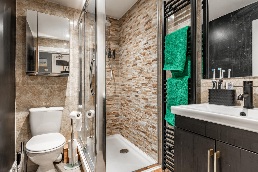 Additional image 11 of Hall Floor Flat, Buckingham Place, Clifton, Bristol, BS8 1LJ