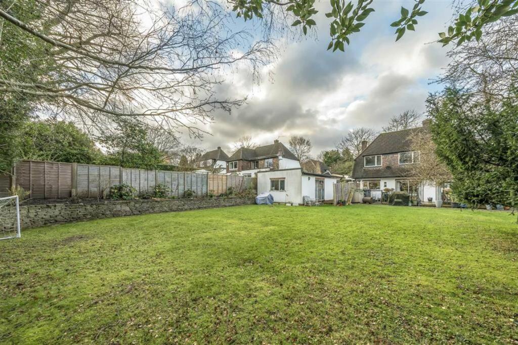 Additional image 13 of Clifford Avenue, Chislehurst