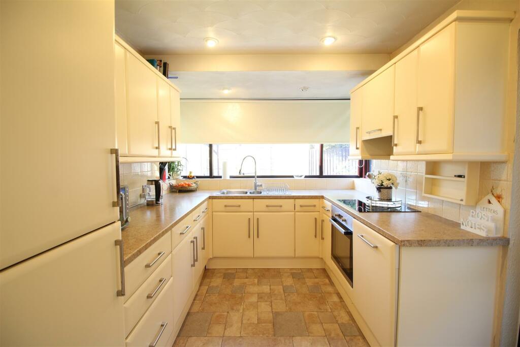 Additional image 2 of Park House Crescent, Low Moor, Bradford