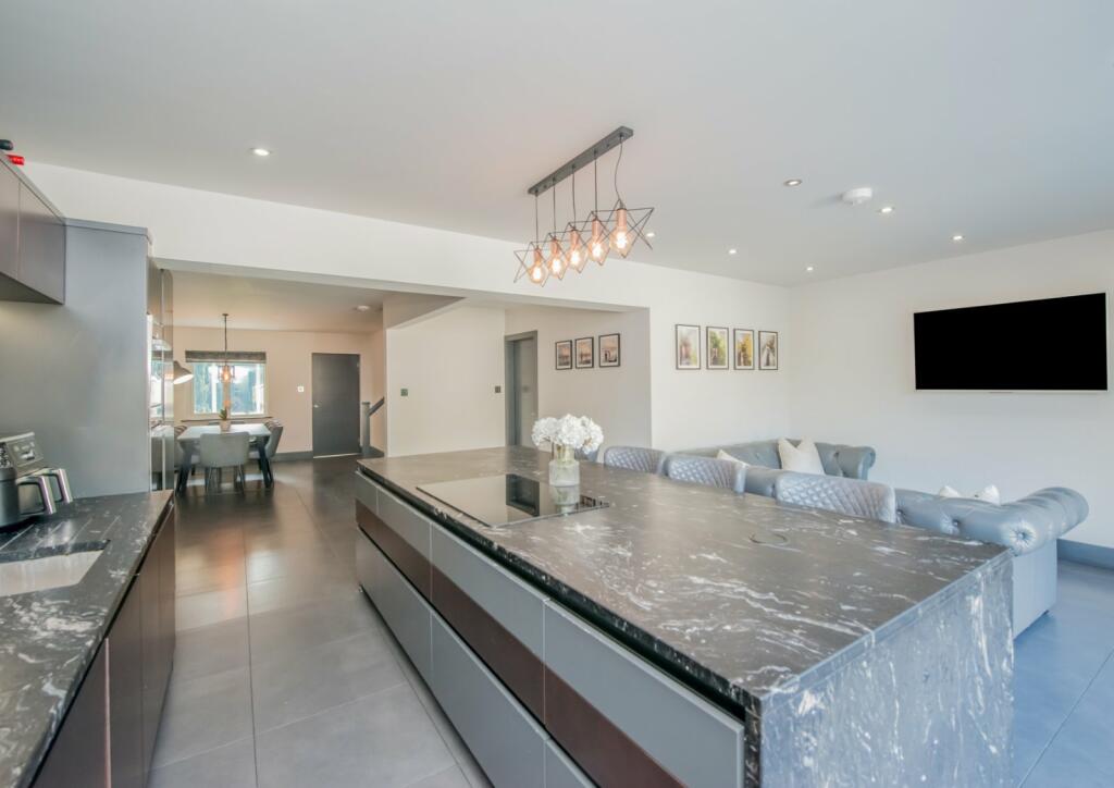 Additional image 5 of Dewsbury Road, Gomersal, Cleckheaton, West Yorkshire, BD19