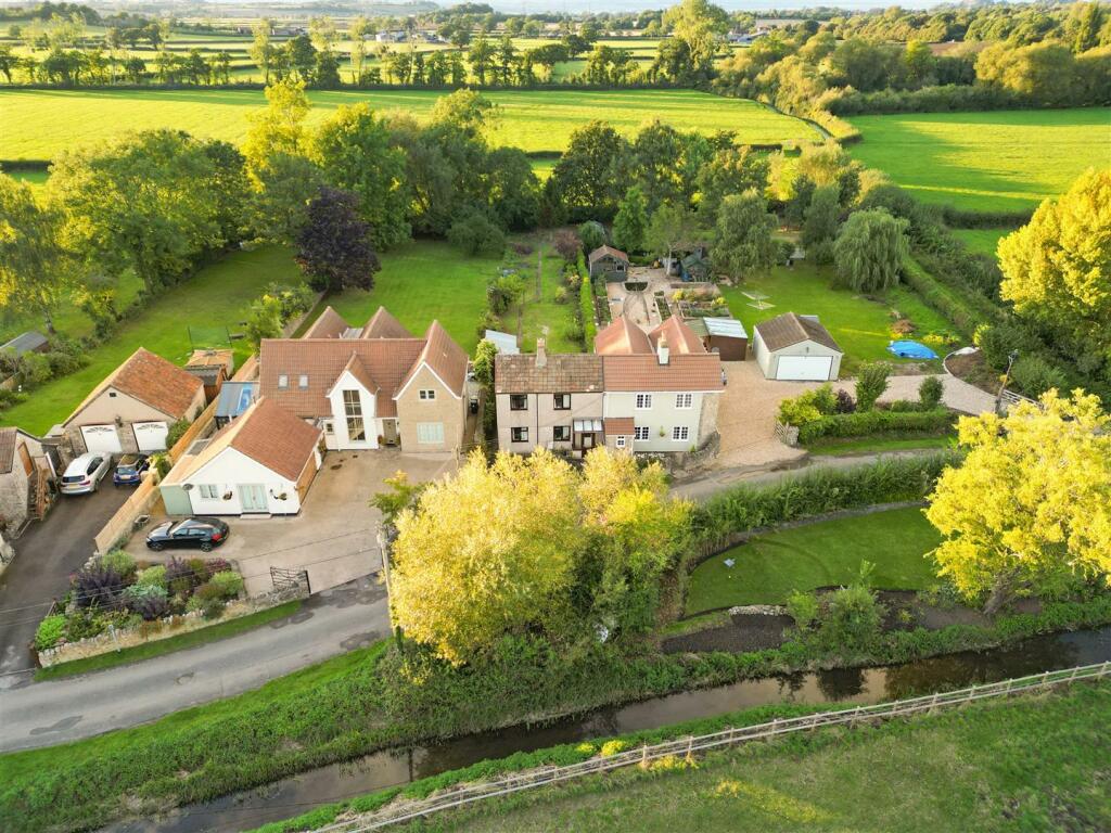 Primary image of Surrounded By Farmland In Popular Village Of Olveston