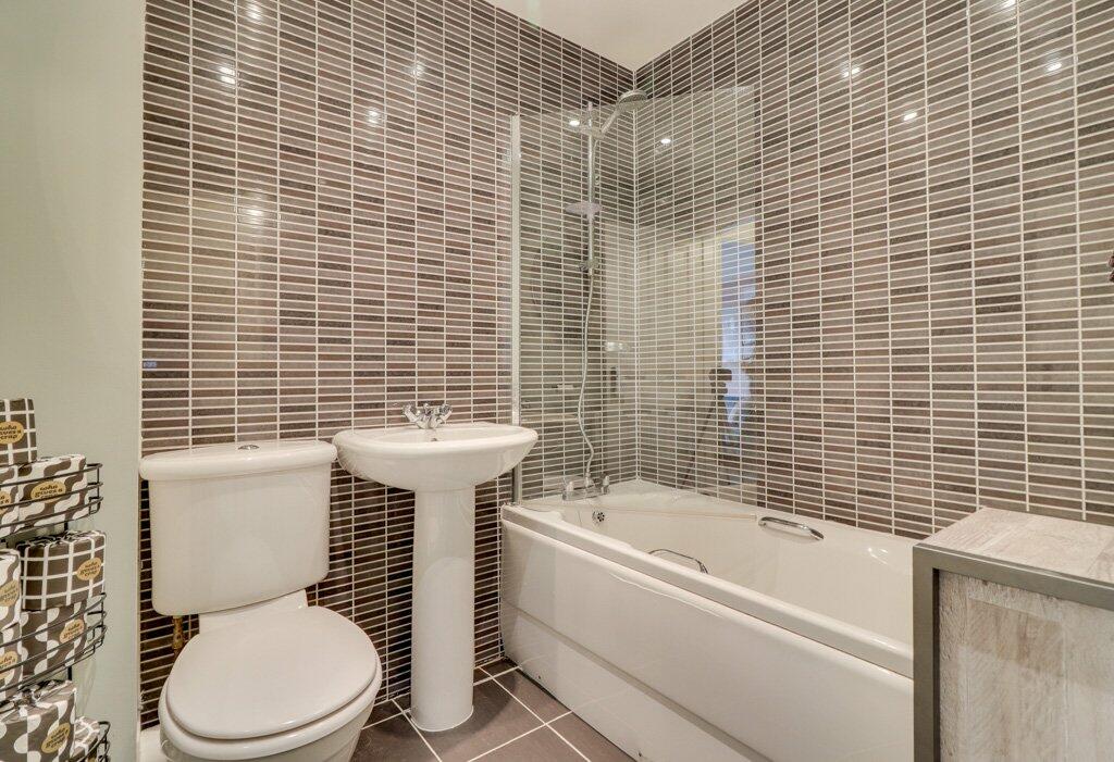 Additional image 12 of Far Highfield Close, Idle, Bradford, West Yorkshire, BD10