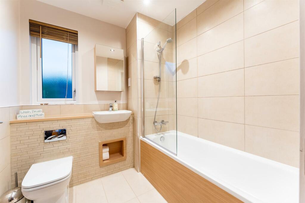 Additional image 20 of Farnborough Road, Locking Parklands - A MUST VIEW