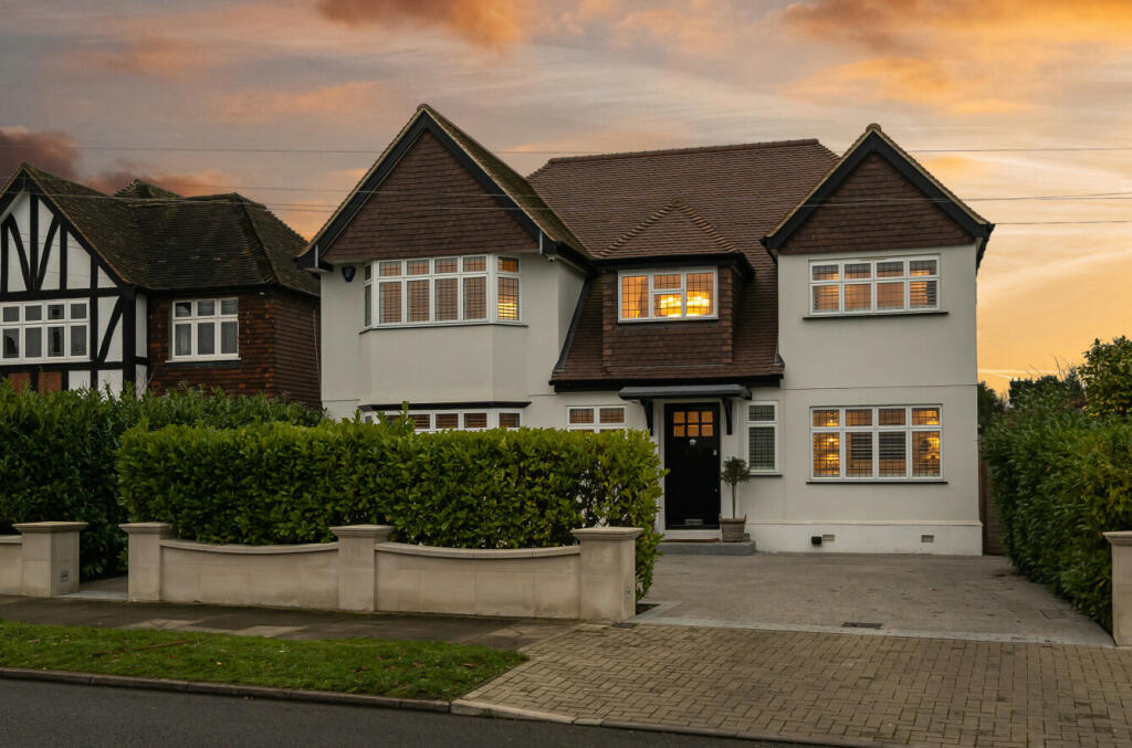 Additional image 42 of Sutherland Avenue, Petts Wood, BR5