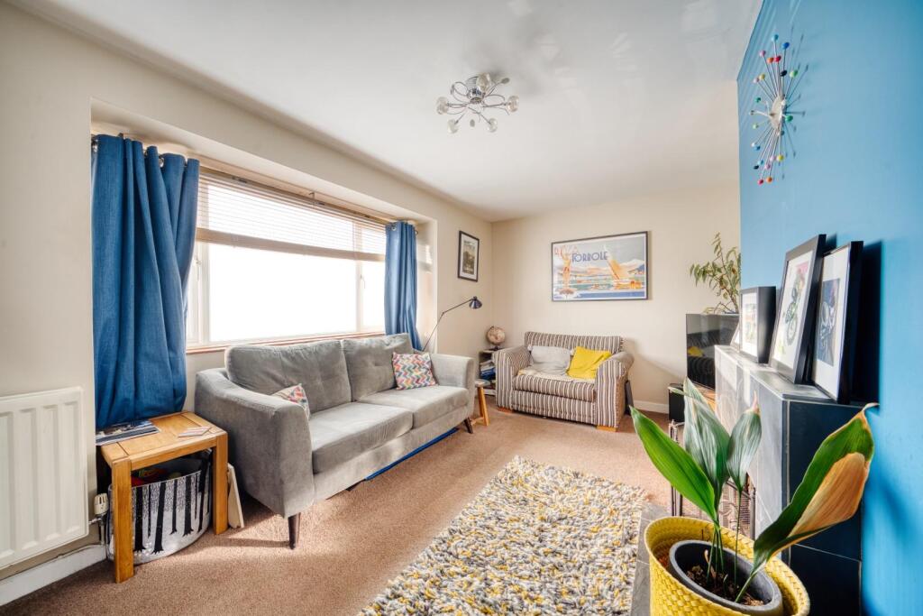 Additional image 3 of Spacious 1950s two bedroom home in Locking Village