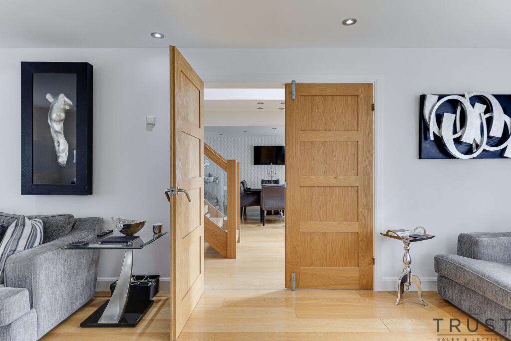 Additional image 12 of Bradford Road, Birkenshaw