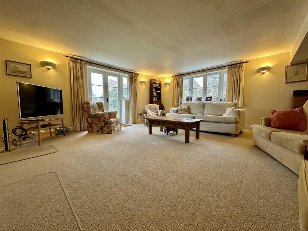 Additional image 13 of Townsend