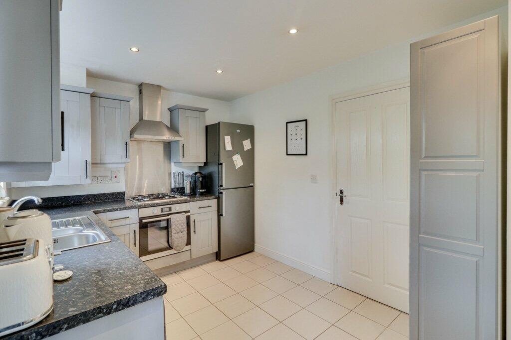 Additional image 7 of Far Highfield Close, Idle, Bradford, West Yorkshire, BD10