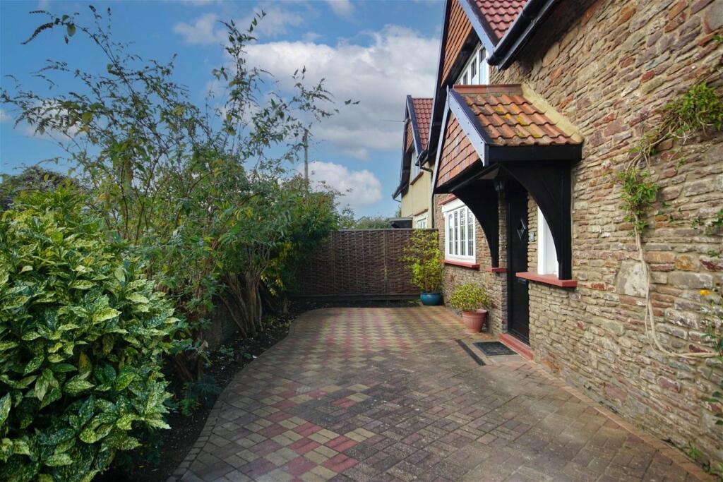 Additional image 25 of Stunning 4 Bedroom Cottage With Equally Stunning 2 Double Bedroom Detached Annexe, Winterbourne