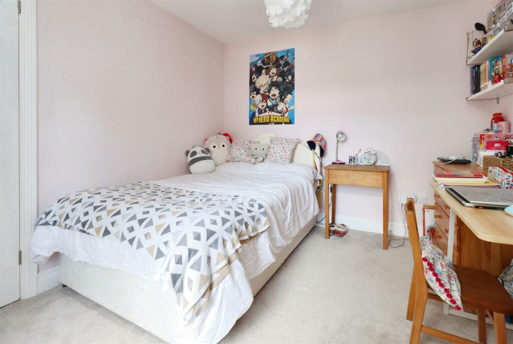 Additional image 8 of Short walk to Clevedon Town Centre