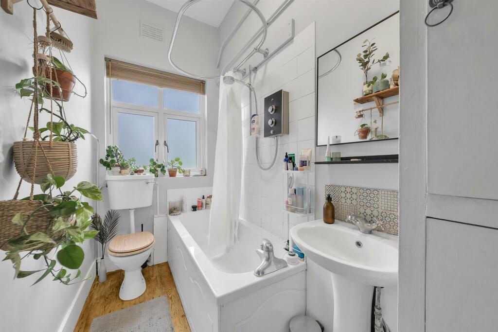 Additional image 9 of Highland Road, Bromley, BR1