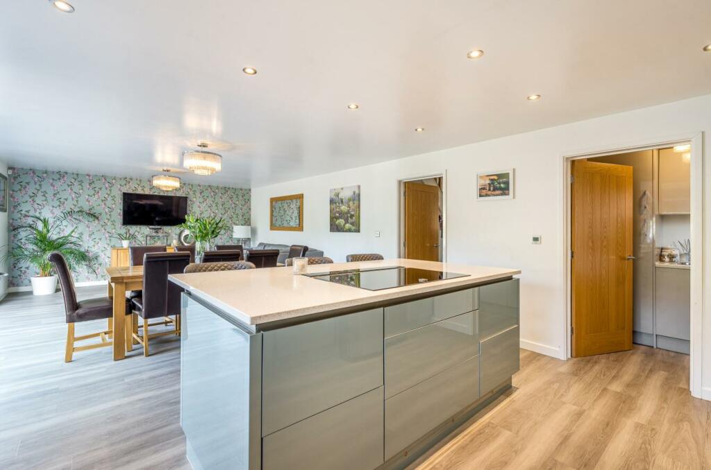 Additional image 5 of Broadway, Yate