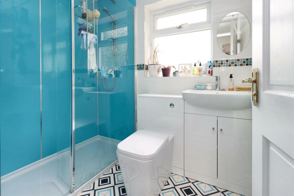 Additional image 9 of Position close to Clevedon Town Centre