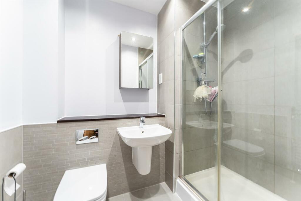 Additional image 14 of Farnborough Road, Locking Parklands - A MUST VIEW