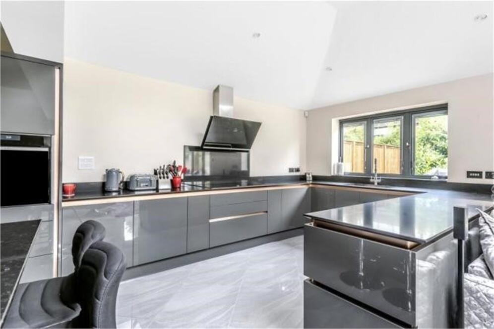 Additional image 4 of Speldhurst Close, Bromley, BR2