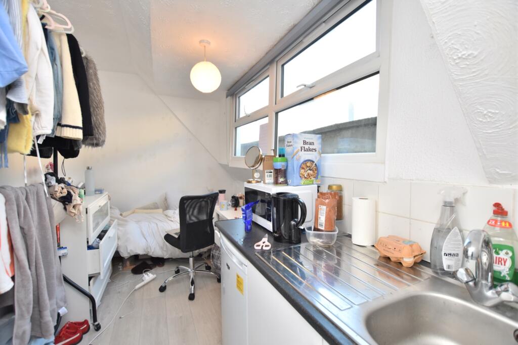 Room 10, Whatley Road, Clifton, Bristol, BS8