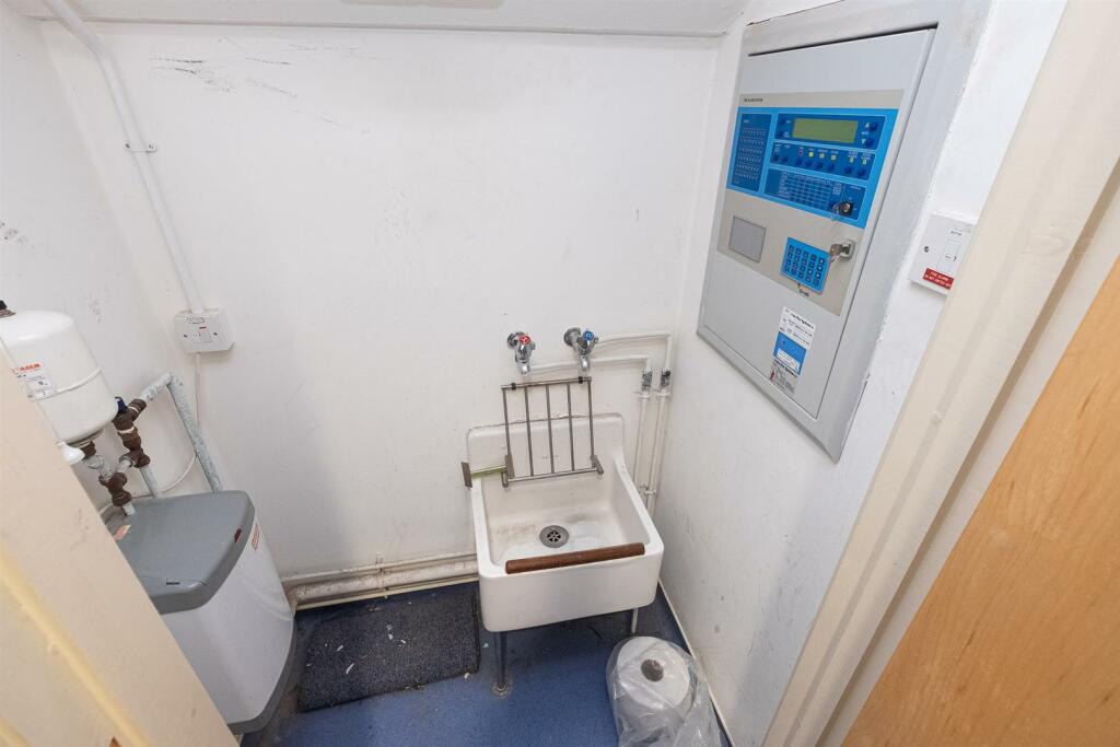 Additional image 18 of FREEHOLD OFFICE BUILDING | BS20