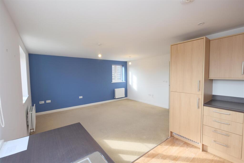 Additional image 6 of 2 BED | 2 BATH | SHIREHAMPTON