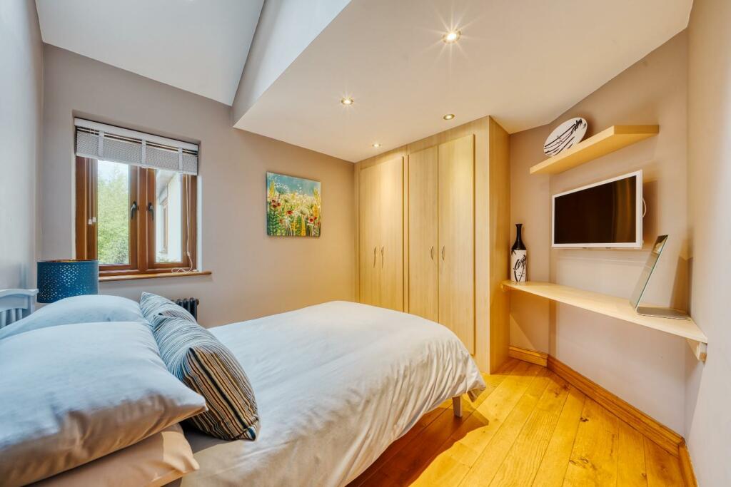 Additional image 10 of Views over Cleeve's countryside with annex