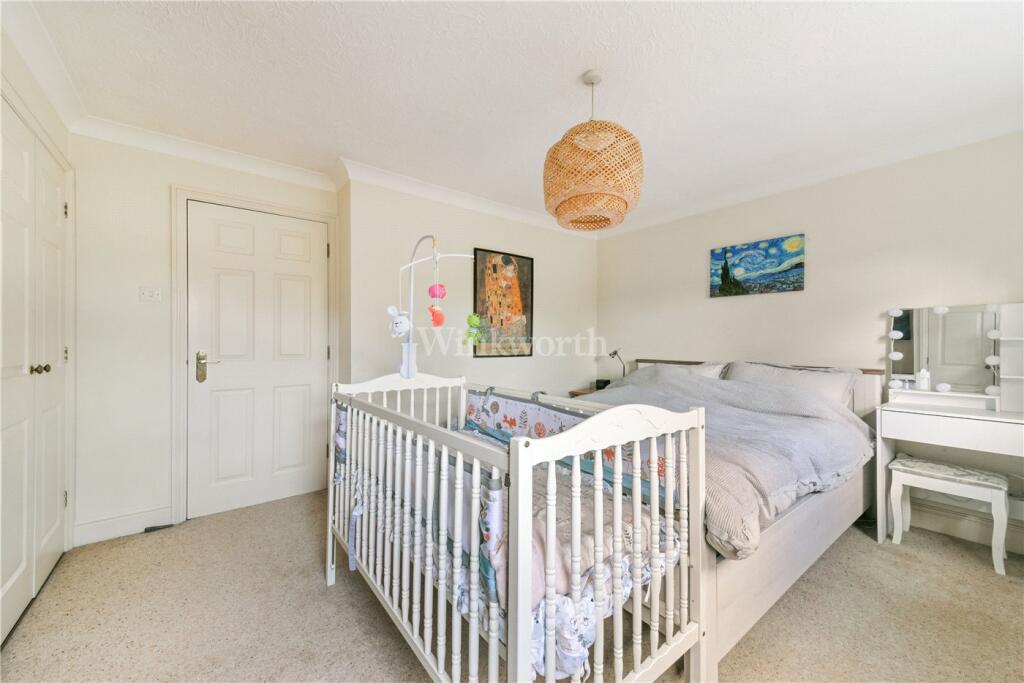 Additional image 15 of Vicarage Drive, Beckenham, BR3