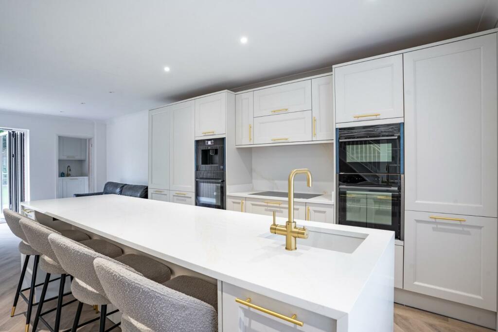 Additional image 10 of Dura Den Close, Beckenham