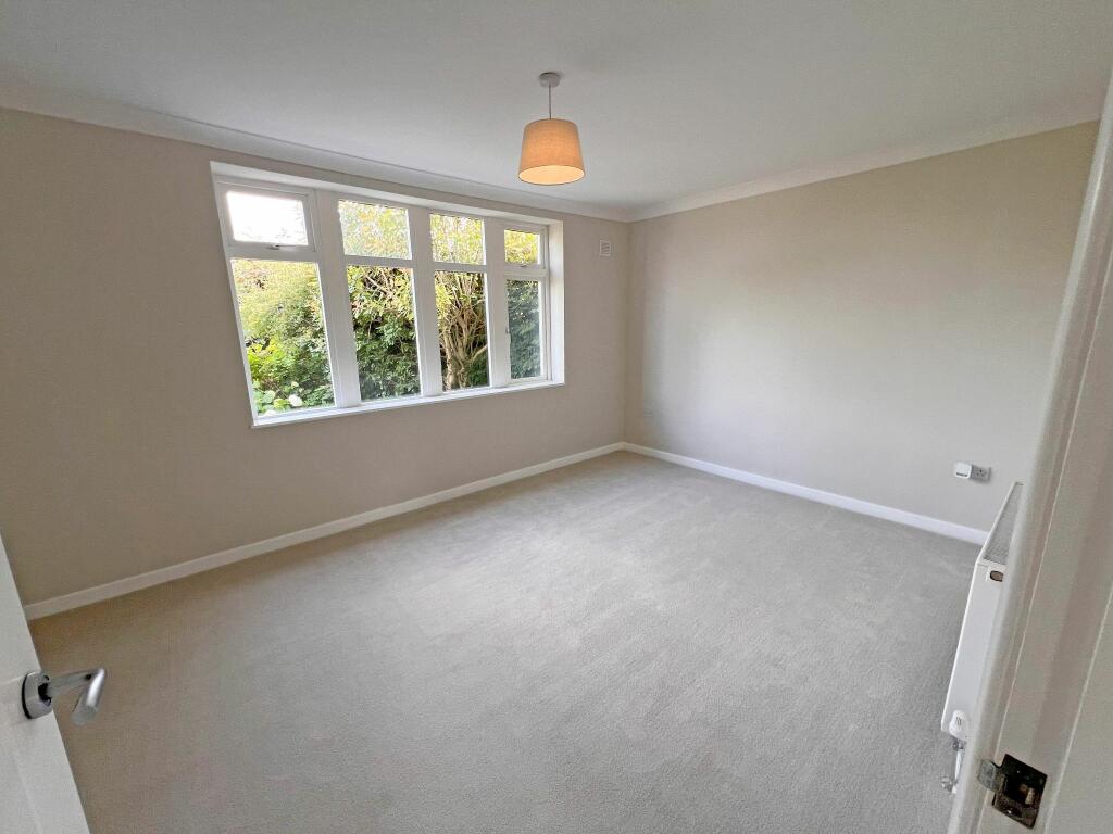 Additional image 9 of Santa Monica Road, Idle,