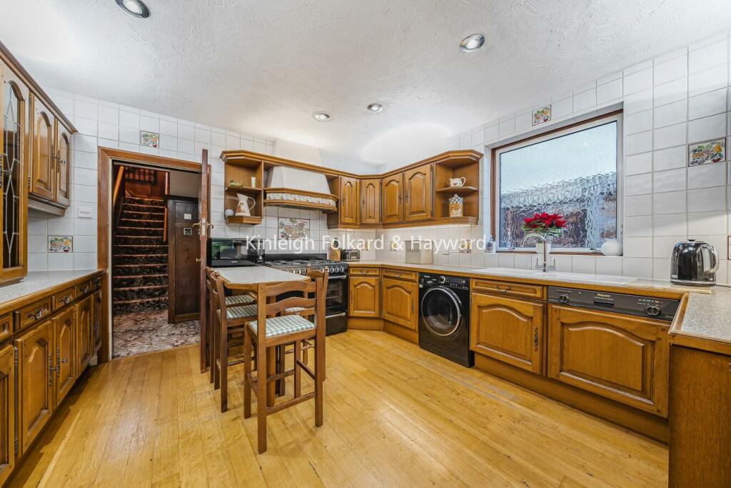 Additional image 17 of Hengist Way, Bromley