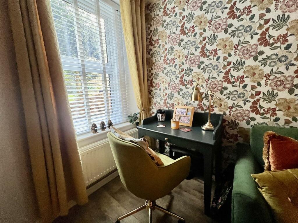 Additional image 16 of Charming self contained lower ground floor apartment