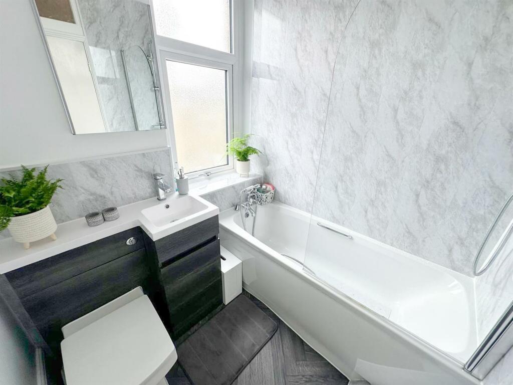 Additional image 10 of Thomas Street, Cross Hills