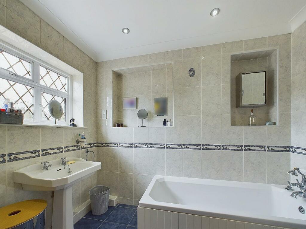 Additional image 18 of Marlings Park Avenue, Chislehurst