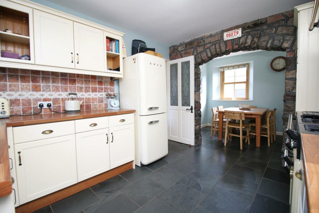 Additional image 19 of Character property in the village of Claverham