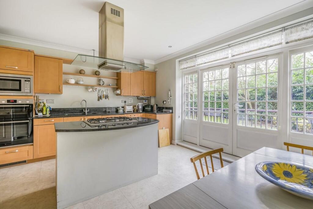 Additional image 8 of Kemnal Road, Chislehurst