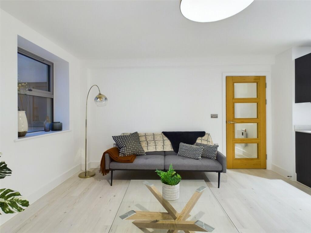 Additional image 5 of Apartment 4, Madeira Lodge, Birnbeck Road, Weston-super-Mare, BS23