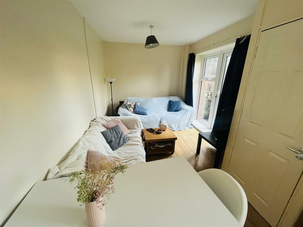 Additional image 12 of BPC02399, Brockworth Crescent