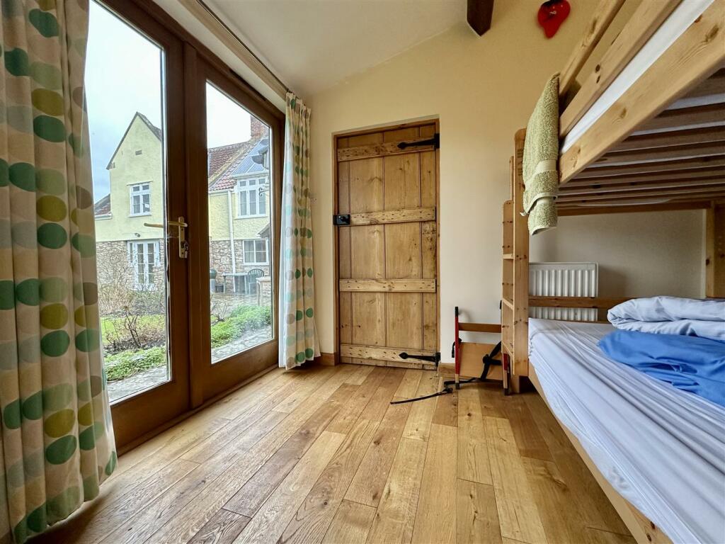 Additional image 26 of Townsend