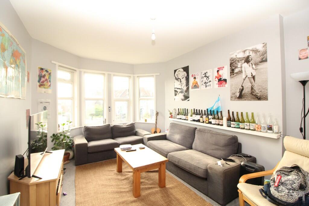 Gloucester Road, Bristol (GR489UM)