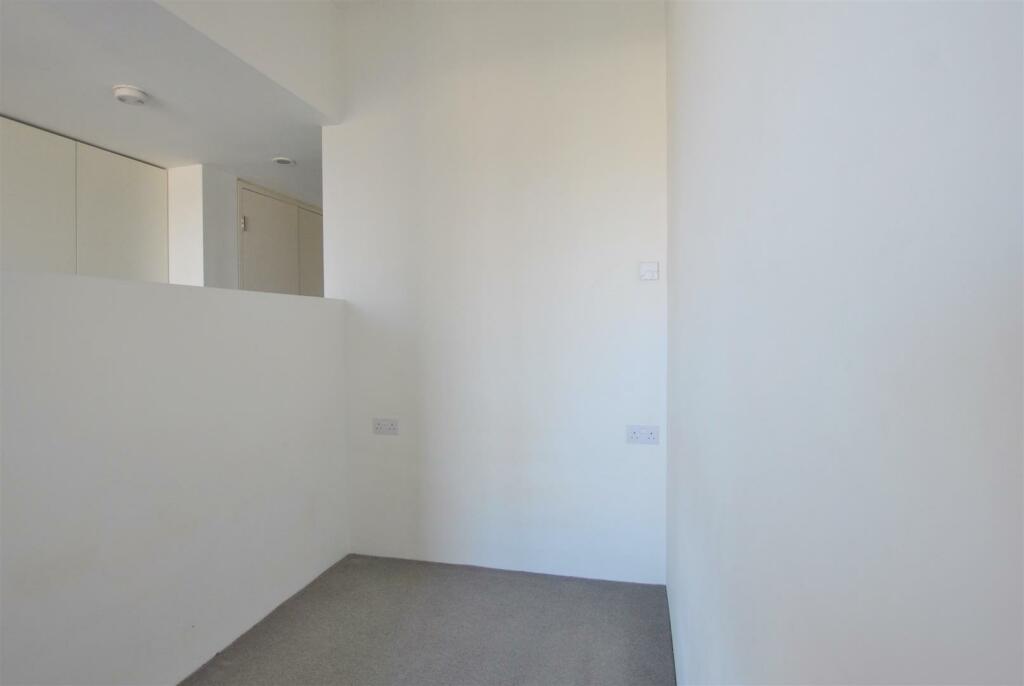 Additional image 12 of Lake Shore Drive, Bristol