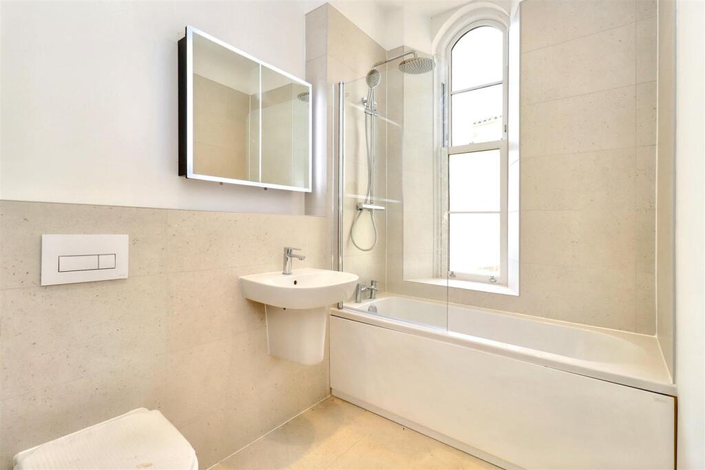 Additional image 13 of Modern luxury in a prestigious coastal location