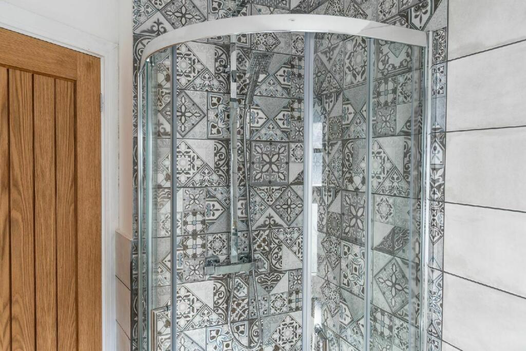 Additional image 14 of Elmgrove Road