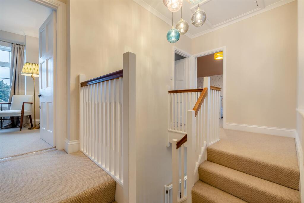 Additional image 11 of Stunning family living in the heart of Upper Clevedon