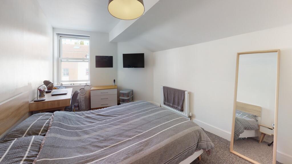 Additional image 2 of Room 13, Hotwell Road, BS8 4SA