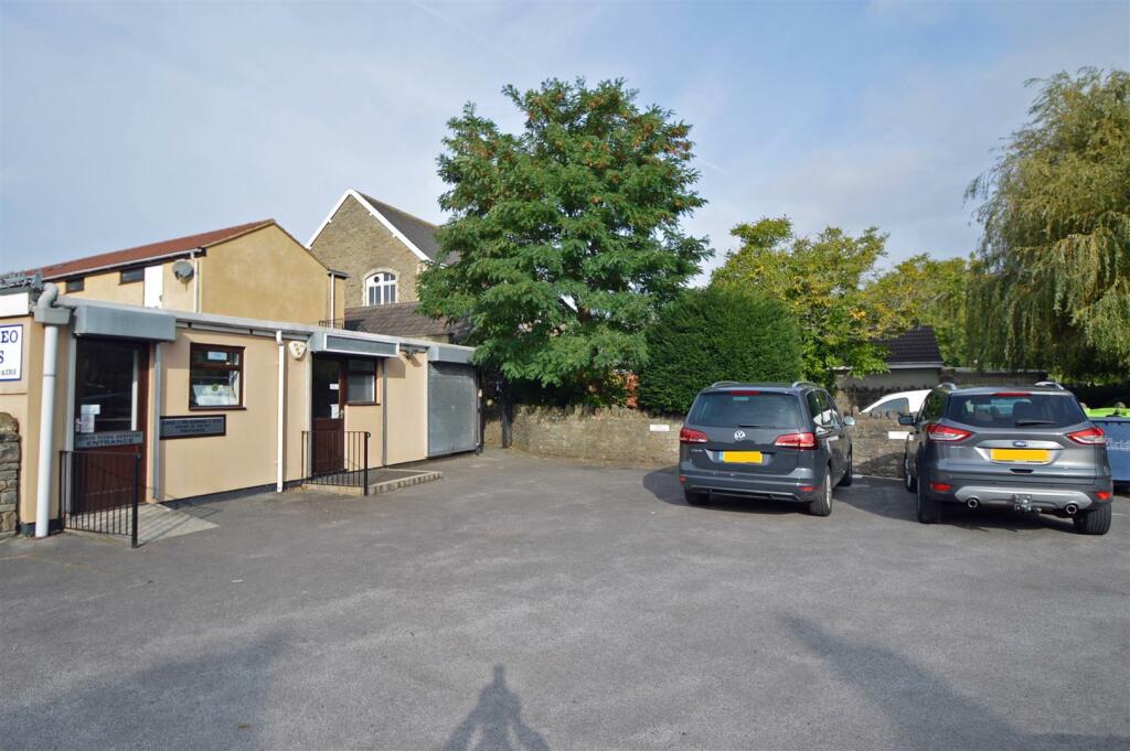 Additional image 3 of First Floor Office with parking in the town centre