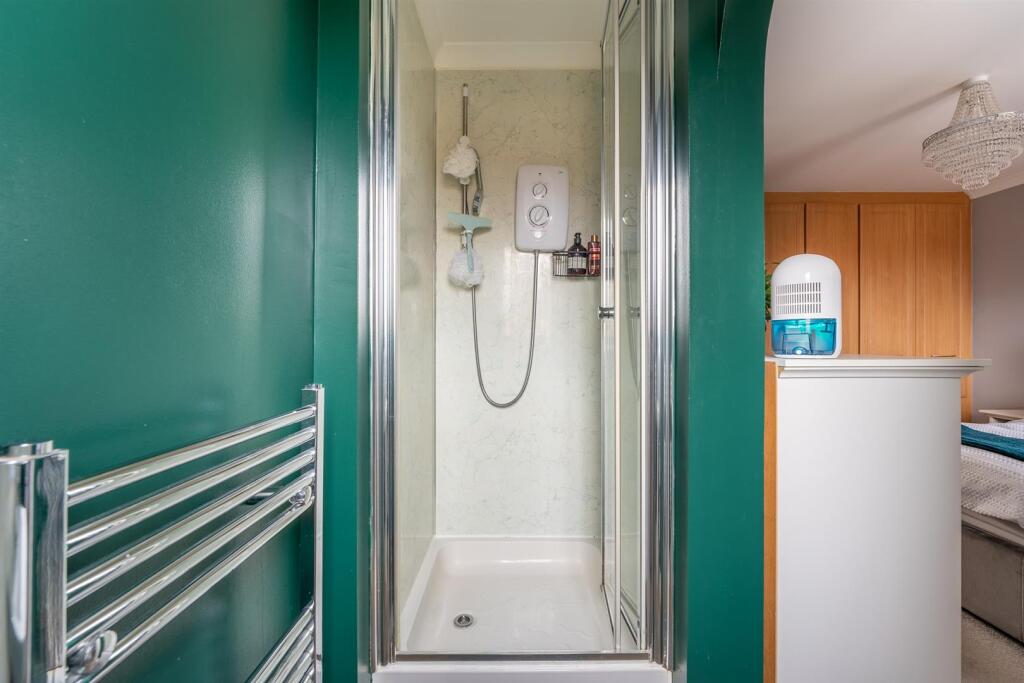 Additional image 12 of The Avenue, St. Georges - BEAUTIFUL HOUSE WITH GARAGE