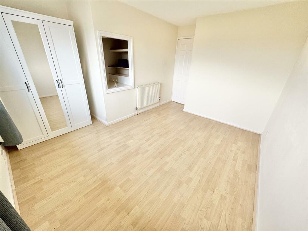 Additional image 15 of Cul-de-sac Location