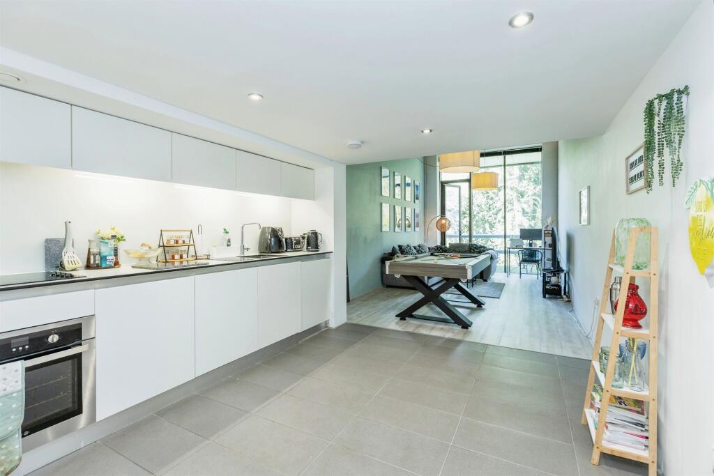 Additional image 8 of Lake Shore Drive, Bristol