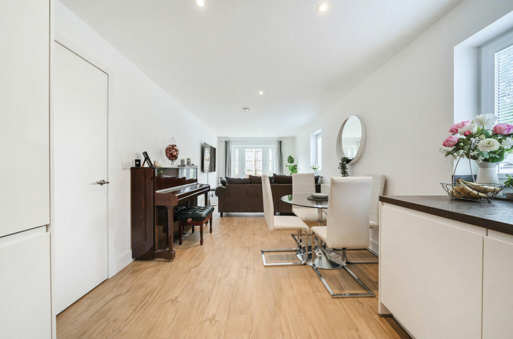 Additional image 12 of Cottonwood Close, Farnborough, Orpington, Kent, BR6